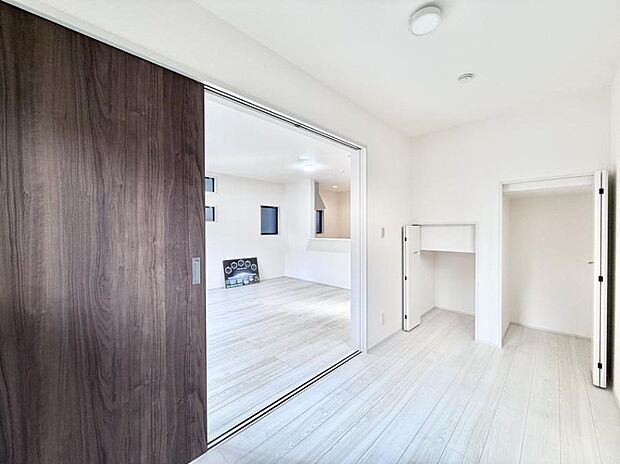 ■落ち着いた雰囲気のお部屋で心が安らぐ空間