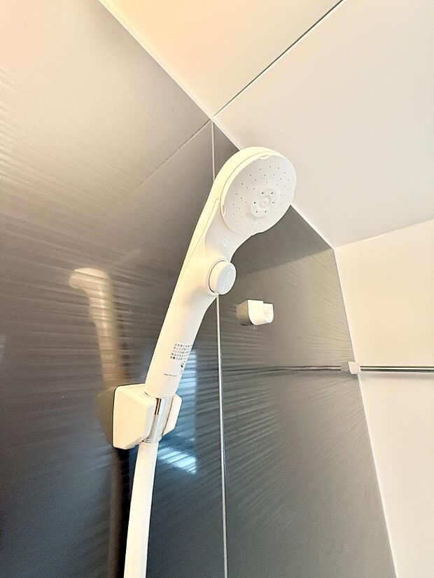 ■手元で簡単に止水できるため、水の無駄遣いを減らすことができます。