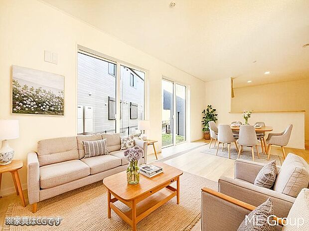 ■自然の光が差し込み、明るい空間が広がります