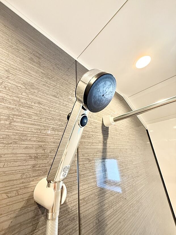 ■手元で簡単に止水できるため、水の無駄遣いを減らすことができます。