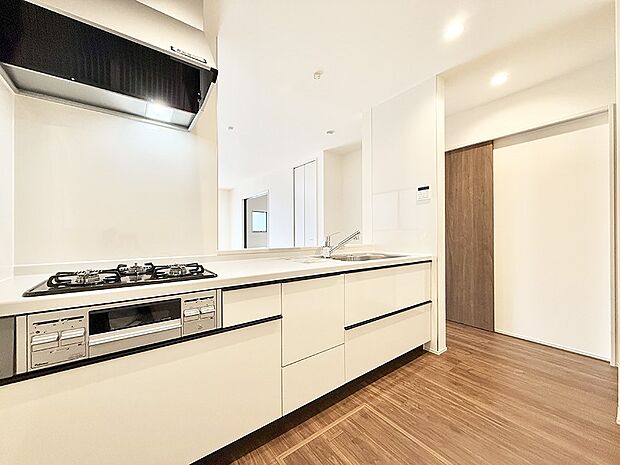 ■シンプルで機能的、毎日使いやすいキッチン