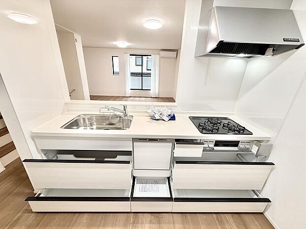 ■シンプルで機能的、毎日使いやすいキッチン