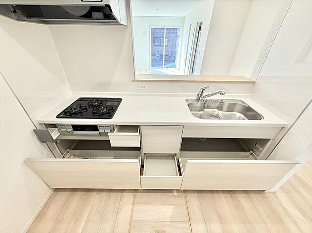 ■シンプルで機能的、毎日使いやすいキッチン
