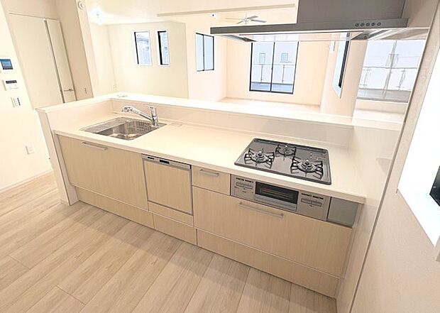 会話が深まる対面キッチン！家族との会話がはずみます  