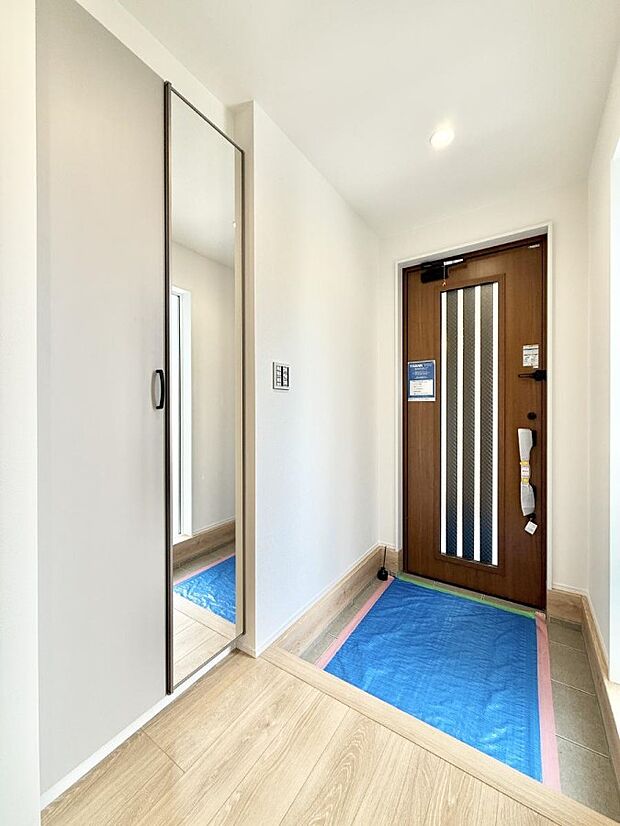 ■ 毎日を気持ちよく迎える、明るく温もりのある玄関