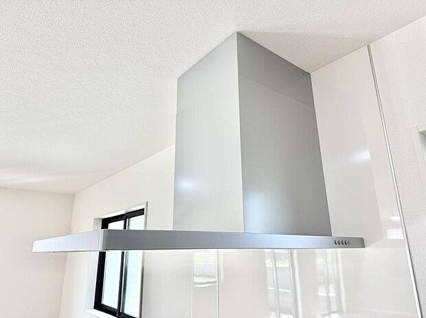 ■フードに覆われている為、匂いが換気扇に誘導され、効率的に排煙ができます