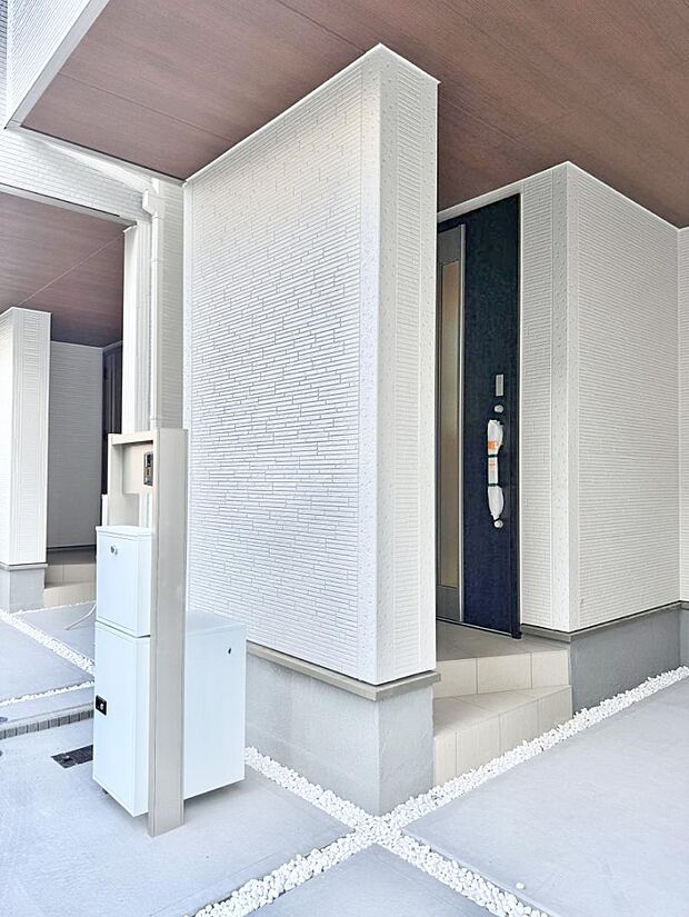 ■ 心地よい暮らしへとつながる、温かい玄関