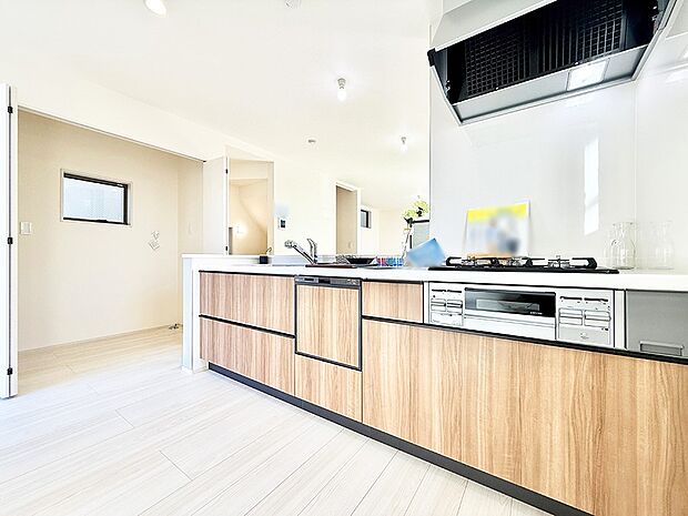 ■家族の絆を深める、温もりのあるキッチン