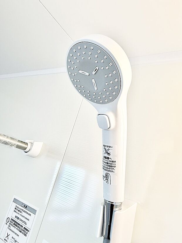 ■手元で簡単に止水できるため、水の無駄遣いを減らすことができます。  