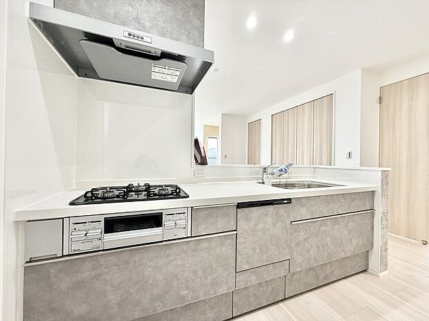 ■シンプルで美しく心地よい時間を生むキッチン空間