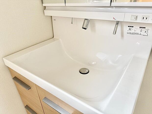 ■手洗いや顔を洗う時も快適に使える便利なシャワー