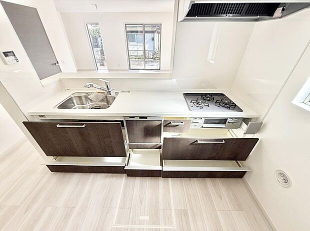 ■シンプルで機能的、毎日使いやすいキッチン