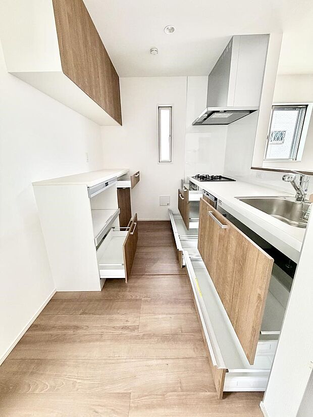 ■シンプルで機能的、毎日使いやすいキッチン