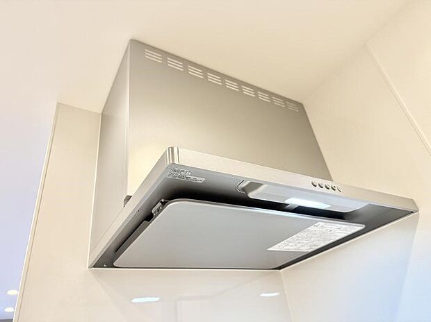 ■フードに覆われている為、匂いが換気扇に誘導され、効率的に排煙ができます