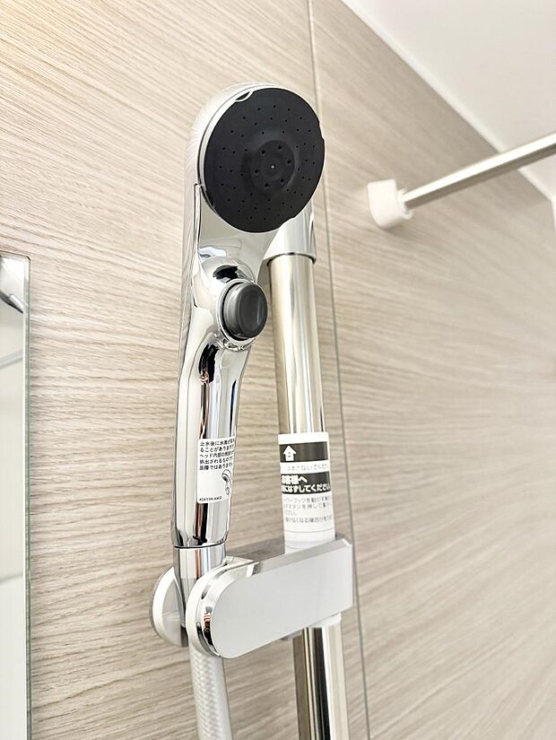 ■手元で簡単に止水できるため、水の無駄遣いを減らすことができます。