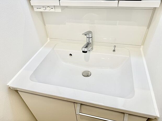 ■手洗いや顔を洗う時も快適に使える便利なシャワー