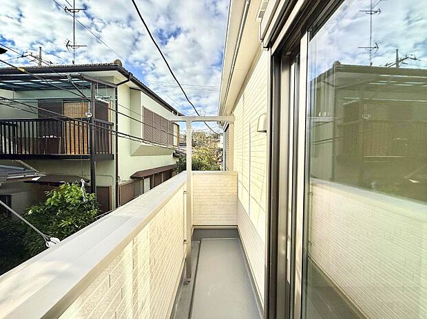 ■ 自然を身近に感じる、開放的なバルコニー