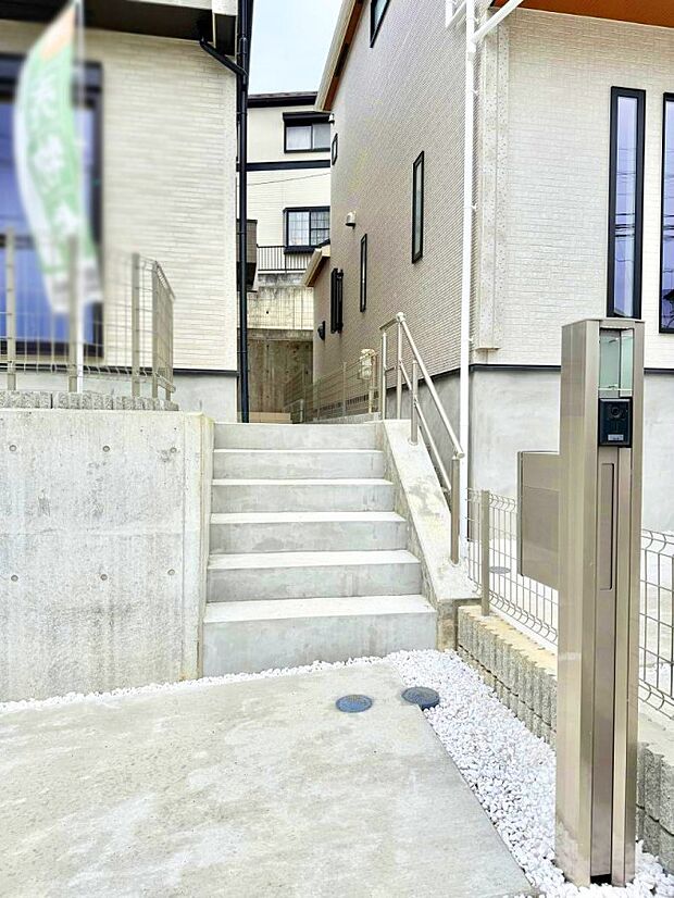 ■玄関はお家の顔！おしゃれな玄関アプローチでお客様をお迎え！  