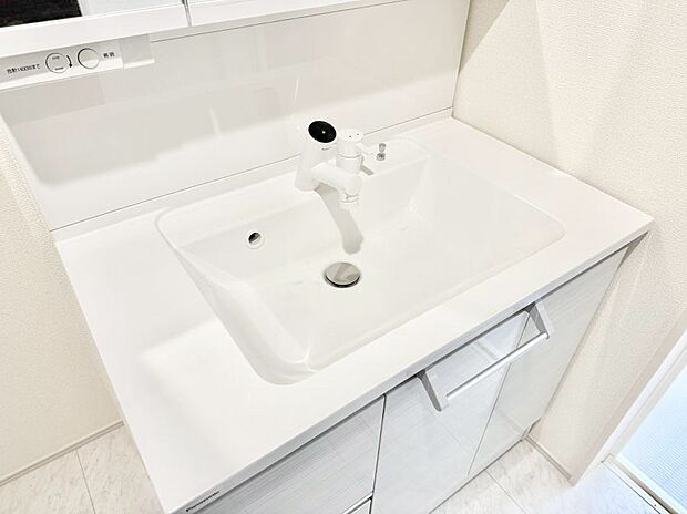 ■手洗いや顔を洗う時も快適に使える便利なシャワー