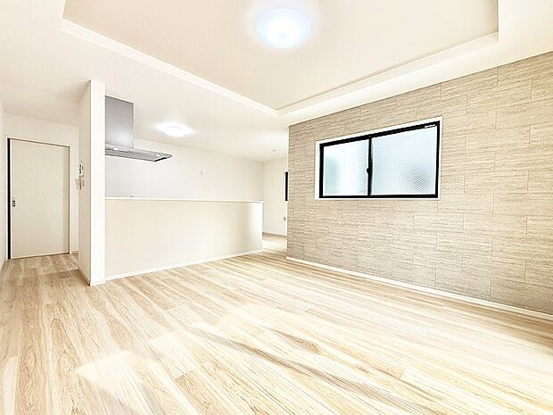 ■陽ざしが射し込む明るいLDKは家族でのんびり寛げます