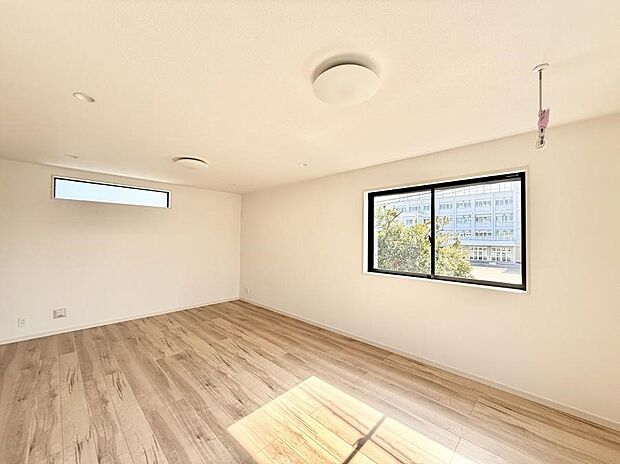 ■白を基調としたリビングはどんなインテリアにもマッチします