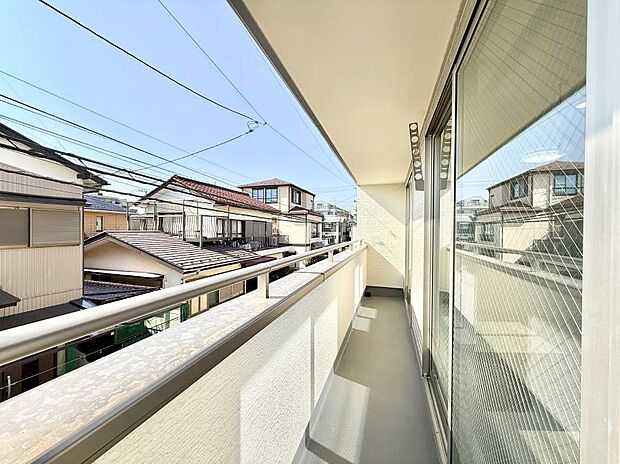 ■ 自然を身近に感じる、開放的なバルコニー