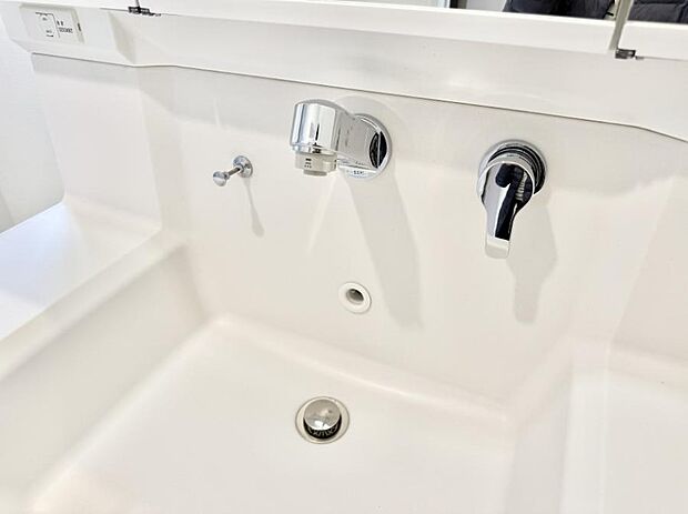 ■手洗いや顔を洗う時も快適に使える便利なシャワー