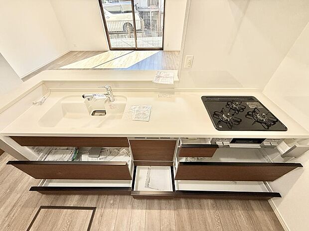 ■シンプルで機能的、毎日使いやすいキッチン