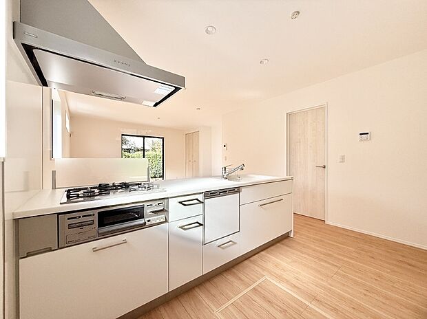 ■シンプルで機能的、毎日使いやすいキッチン