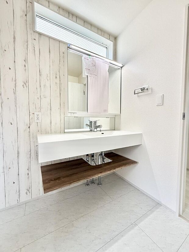 広々とゆとりのある洗面所