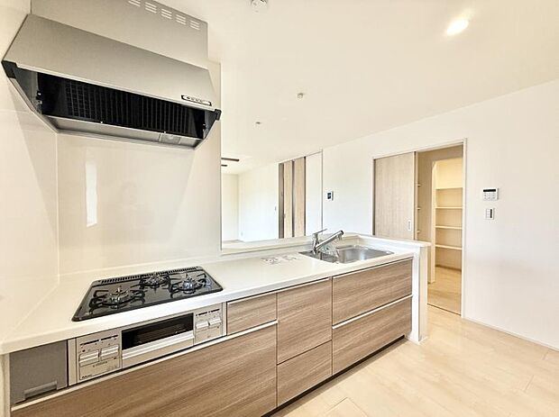 ■シンプルで機能的、毎日使いやすいキッチン