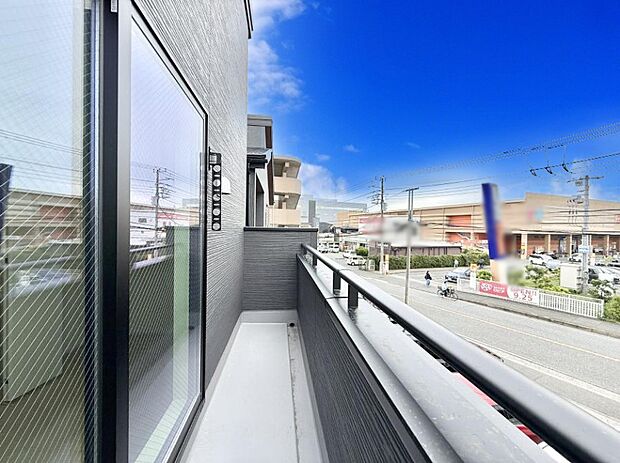 ■ 季節の移ろいを感じられる開放的な空間です