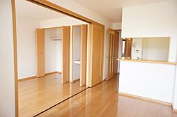 プラシード 2階2LDKのリビング/ダイニング