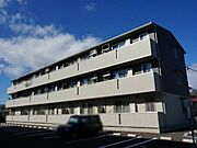 鶴田駅より徒歩16分 築15年5ヶ月 3階建の賃貸物件