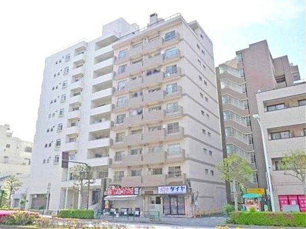 街に溶け合う美しい景観を生みだしているにも関わらず、採光や風通しを考えて設計された間取り。近隣との視線を考え、街全体で調整される窓位置。住まうご家族の心地よさを最優先しました。