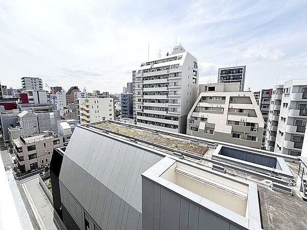 少し優雅に、眺望の良い部屋で新生活をしてみませんか？青空がみえたり、眺望や窓からの景色が良いと、家で過ごす時間も快適です。