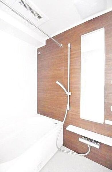 1日の疲れを取り心身を癒すことができる住まいの中のリラクゼーション空間。心からゆったりと寛いでいただけるよう、ゆとりのスペースを確保しております♪