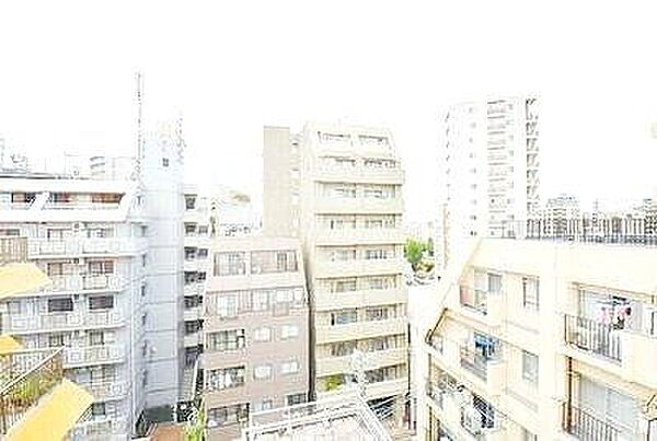 少し優雅に、眺望の良い部屋で新生活をしてみませんか？青空がみえたり、眺望や窓からの景色が良いと、家で過ごす時間も快適です。