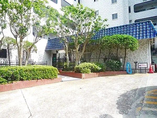 忙しく過ぎゆく日常を置き去るほど、ゆったりした時間が流れる住環境。『快適』は「家」と「街」と「環境」が調和した時に訪れるだと改めて感じさせてくれます。