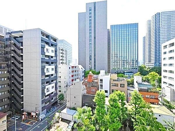 少し優雅に、眺望の良い部屋で新生活をしてみませんか？青空がみえたり、眺望や窓からの景色が良いと、家で過ごす時間も快適です。