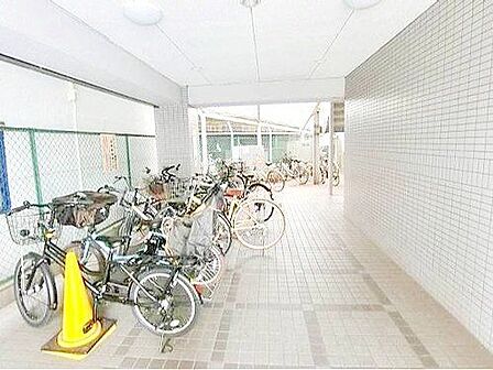 駐輪場付で、通勤・通学・お買い物など自転車をご利用いただけます。