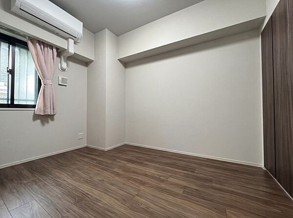 ≪居室≫「※掲載の室内写真は、居住中の家具・家電等をAI技術によりデジタル加工で消去したものであり、実際の室内状況とは一部異なります。現況を優先いたしますので、詳細は内覧時にご確認ください。」