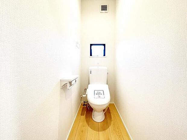 各階にトイレを設けており、ご家族が揃う時もゆとりをもってご利用いただけます。