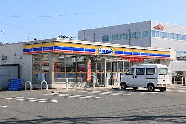 ミニストップ 佐沼中江店 880m