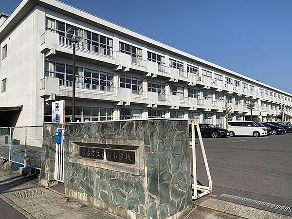 石巻市立貞山小学校 650m