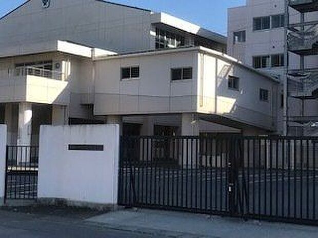 湊中学校 290m