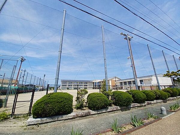 玉津小学校 1120m