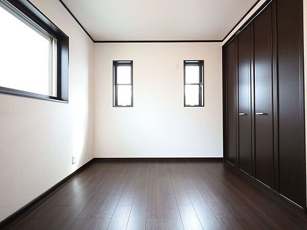 どのお部屋にも収納スペースがございますので、お部屋がすっきりと片付きます