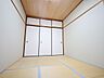 和室：寝室にも客間にもできる和室です。ご家族でゆったりのんびりできる空間としても！