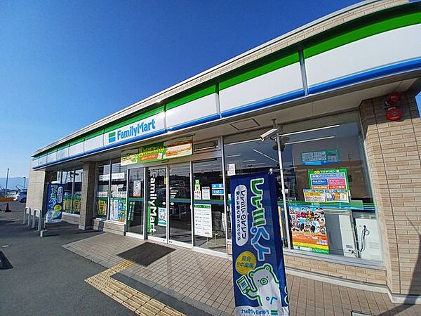 ファミリーマート野洲冨波店 420m